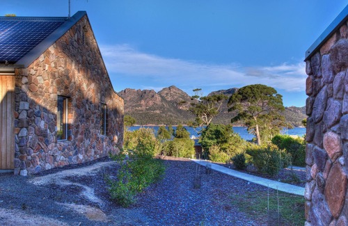 Coles Bay Apartment | Freycinet Stone Studio 4