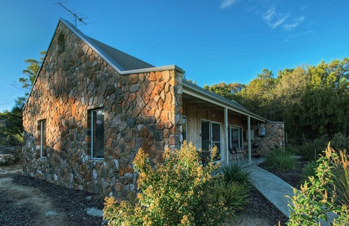Coles Bay Apartment | Freycinet Stone Studio 4