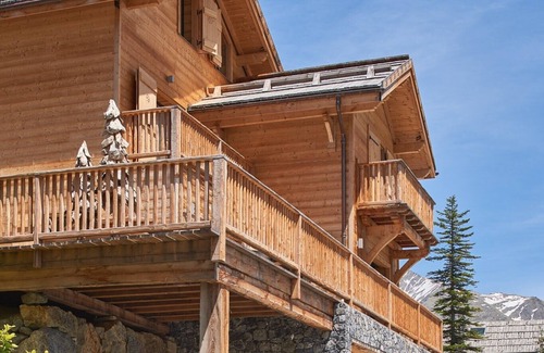 Saint-Etienne-de-Tinee Ski Chalet | FRGK " Luxury Chalet