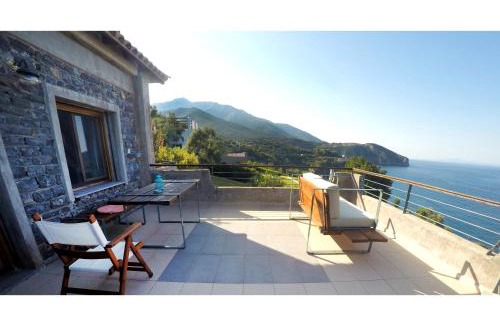Limnionas House | Frictories station of residency