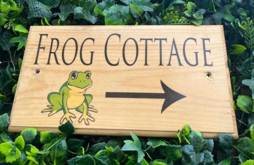 Ludwel House | Frog Cottage, Ludlow - a charming townhouse for 4