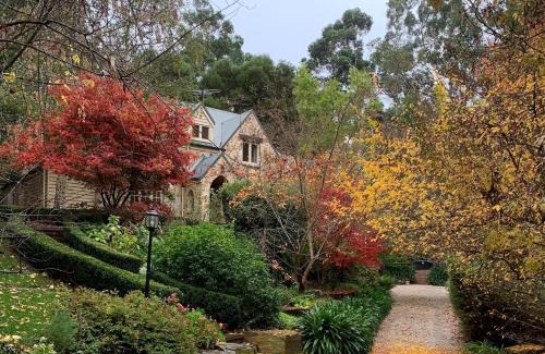 Stirling House | FROGWELL HOLLOW immerse into an idyllic fairytale