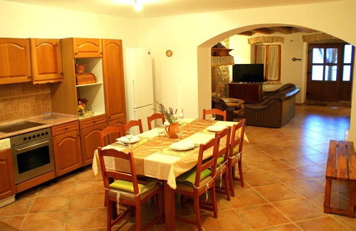 Pinezici House | From the 23-10. 07 Discount 15% Large STONE HOUSE, with 4000m2 PLAYGROUND