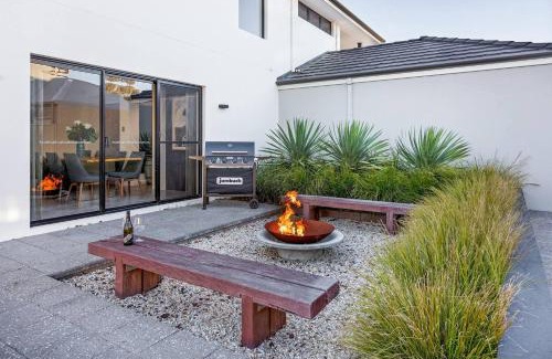 Dunsborough House | Front 9 - A Luxury Golf Lovers Getaway