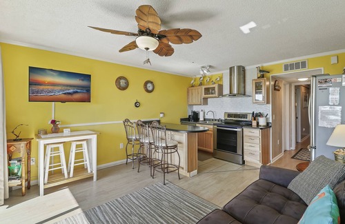 Isle of Palms Condo | Front beach Isle of Palms sea cabin! Beach views, excellent location, well kept.