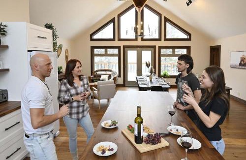 Labelle Ski Chalet | Front RIVER private BEACH 2 HOT TUBS 15 p SAUNA