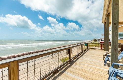 Surfside Beach House | Front Row Water Views Galore & Chic Coastal Decor