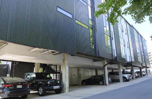 Hillsboro West End Apartment | FRONTDESK Fairfax Flats West End Nashville