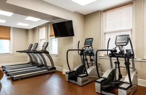 Central Business District Apartment | Frontdesk I Hibernia Tower Apts Downtown New Orleans