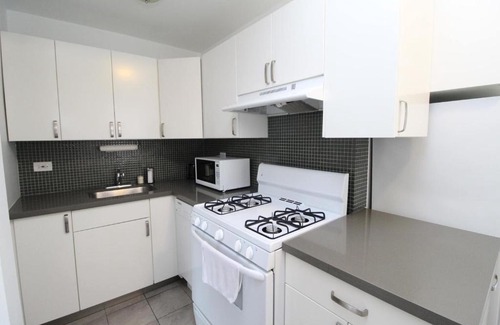 East Hyde Park Apartment | FRONTDESK Refreshed 1BR Apt in Hyde Park