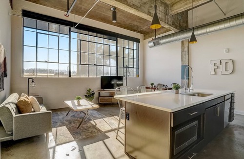 Five Points South Apartment | Frontdesk The Denham Bldg Apts Parkside Dist Birmingham