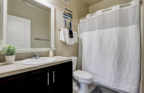Roseland Apartment | FRONTDESK University Edge Notre Dame Apts South Bend