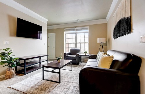 Roseland Apartment | FRONTDESK University Edge Notre Dame Apts South Bend