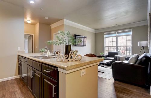 Roseland Apartment | FRONTDESK University Edge Notre Dame Apts South Bend