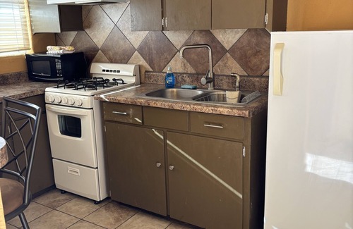 Cuba Hotel | Frontier Motel