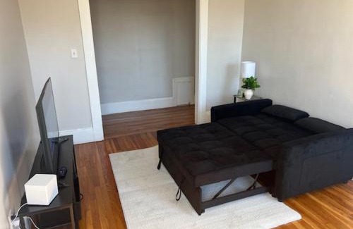 Lynn Apartment | Full Apartment in Lynn - Fits 5 people
