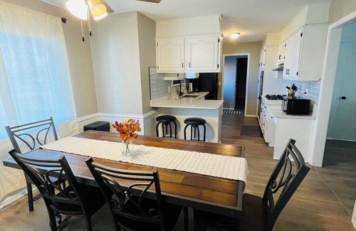 Owasso House | ¡FULL home with 2 KING beds and a pool!