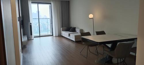 Tu Liem Apartment | Full House - The Matrix One