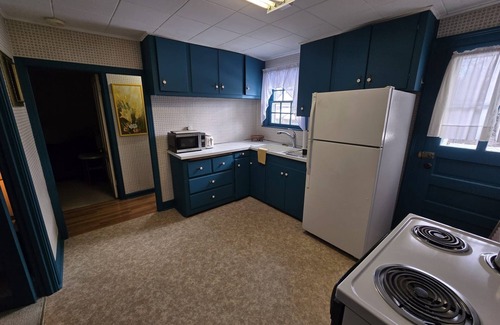 Newington Apartment | Full Private Apartment! 1-bedroom with full kitchen & bathroom in Newington