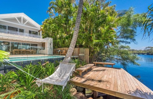Belongil House | Fuller Holidays - Belongil Sunset - Giaour Street, Belongil Beach
