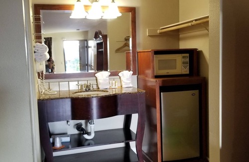 Fullerton Hotel | Fullerton Inn - Near Medieval Times