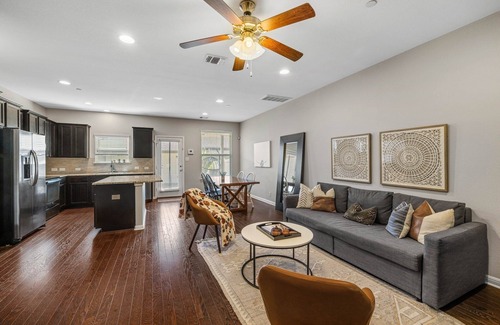 Leander House | Fully Equipped 2BR Home Walkable to Whole Foods