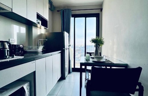 Pattaya Bay Condo | Fully Furnished Excellent Location - Next to Beach