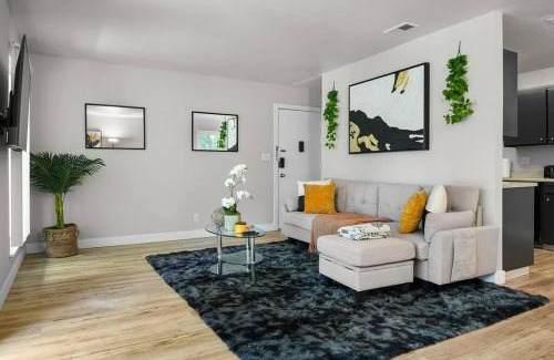 South San Mateo Apartment | Fully Furnished King Bed 1B1B by Tech Giants & Stanford Near SFO