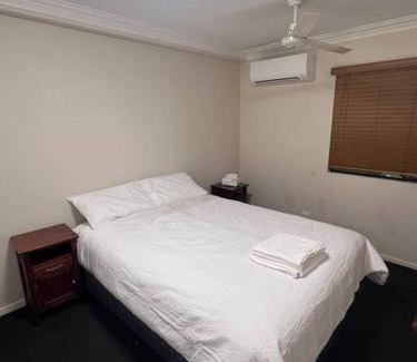 Emerald House | Fully Furnished Modern Unit in centre of city