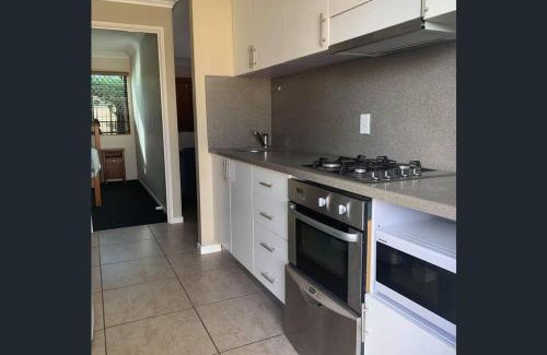 Emerald House | Fully Furnished Modern Unit in centre of city
