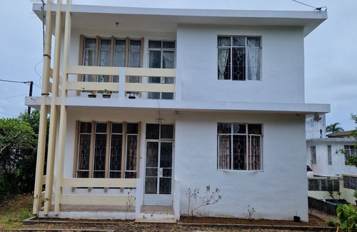 Vacoas-Phoenix House | Fully renovated, detached 3 bedrooms house with garage, in safe and quiet area.