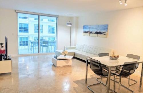 Brickell Apartment | Fully Renovated One Bedroom Apartment @ The Club