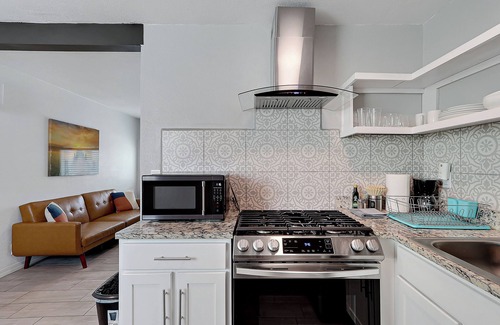 Biggs Field Apartment | Fully Updtd Super Clean 1BR Apt Unit 5n