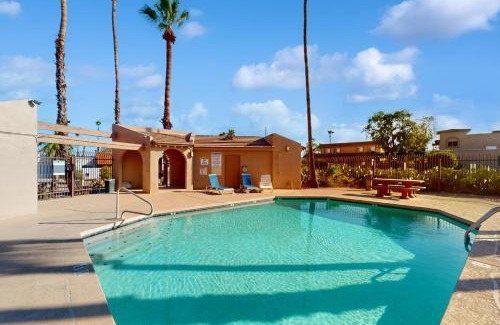 Fontana House | Fun in the Fountain Hills Sun