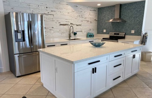 Key Largo House | Fun the Keys! Pool, Marina, Clubhouse, Fishing & more!