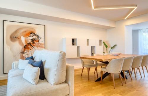 Sao Martinho Apartment | Funchal Acqua Blue 5L, a Home in Madeira