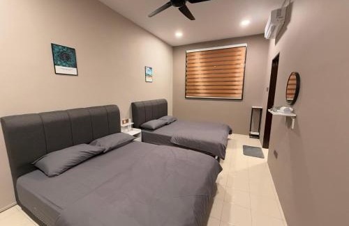 Kuantan House | FunkyVila6 14Pax 4BR Near188Tower, HTTA, Airport