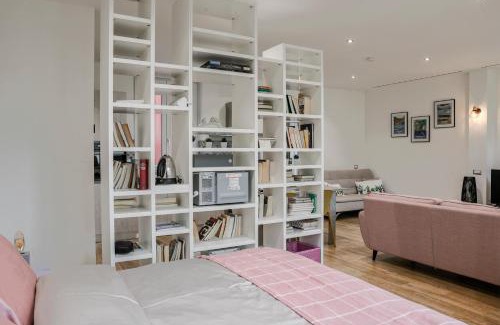 Como Apartment | Fuori Le Mura - Balcony & A/C