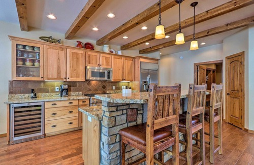 Sierra Pines Cabin | Furnished Deck + Fire Pit: Show Low Hideaway!