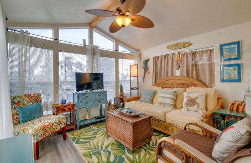 Port Isabel House | Furnished Deck Waterfront Port Isabel Cottage!