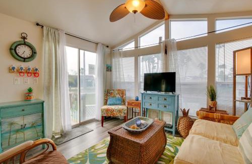 Port Isabel House | Furnished Deck Waterfront Port Isabel Cottage!