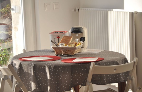Sainte-Foy-les-Lyon Apartment | Furnished studio rental, Ste Foy-Lyon 5