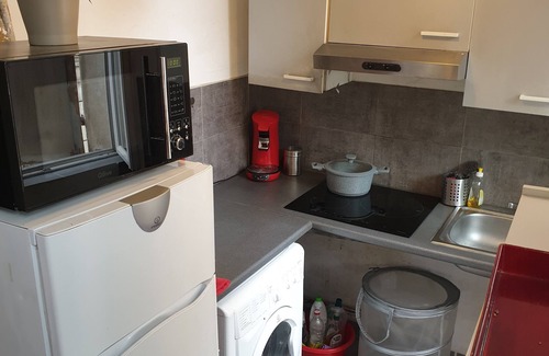 Le Camas Apartment | Furnished Studio Marseille 6th center 15 mins from the beach 2/4P