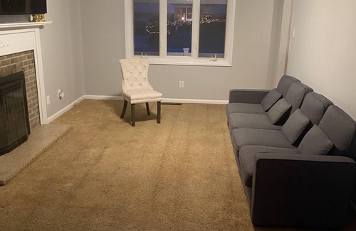 Maple Shade House | Furnished Single Room with attached bathroom/Wi-Fi/AC/Laundry/Parking