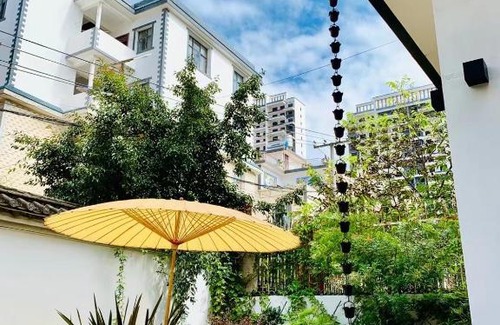 Chengjiang County House | Fuxian Lake Qishe B&B
