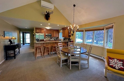 Bretton Woods House | FV27 Luxurious Mt Washington Hotel golf course home