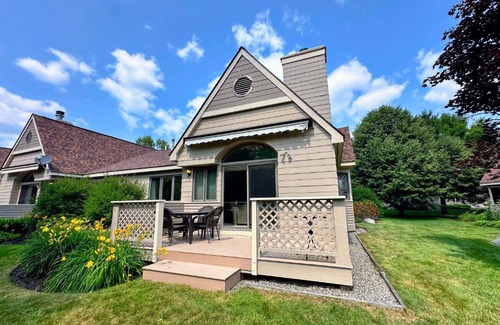 Rye Beach House | FV43 Bretton Woods single level home with AC on golf course