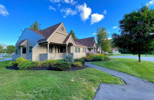 Bretton Woods House | FV50 Pet friendly single level home in Bretton Woods walk to golf course and Mt Washington Hotel