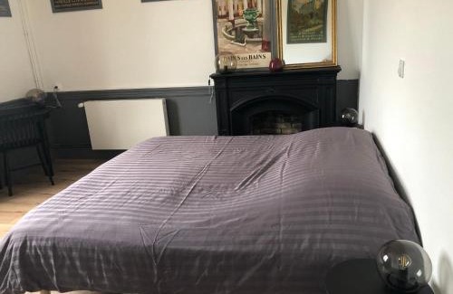 Mers-sur-Indre House | Gîte 13 pers. dans une ancienne gare avec piscine, jardin clos, terrasse et équipements PMR - FR-1-591-166
