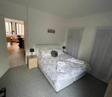 Excideuil Apartment | Gîte 2 chambres Vue du Château d'Excideuil